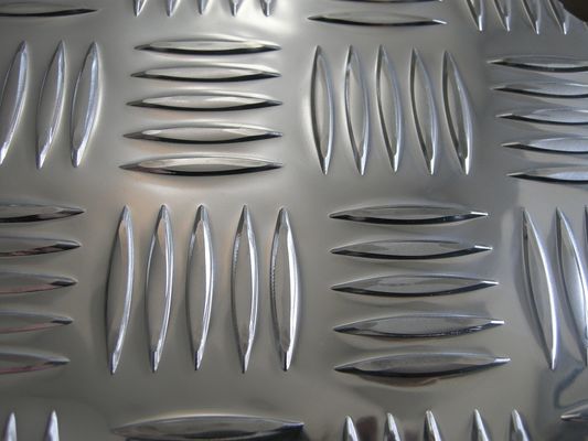 Plat en aluminium adapté aux besoins du client de bande de roulement de barre de l'anticorrosion 5 pour le réfrigérateur